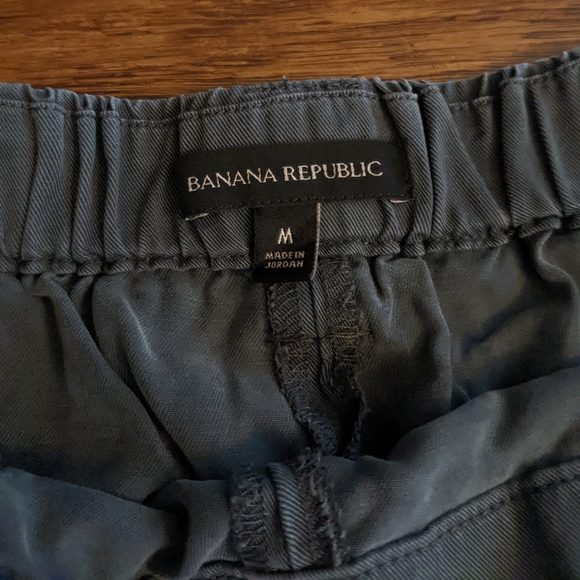 Banana Republic Gray Green Pull on Crop Pants Elastic Stretch Back - Picture 6 of 8
